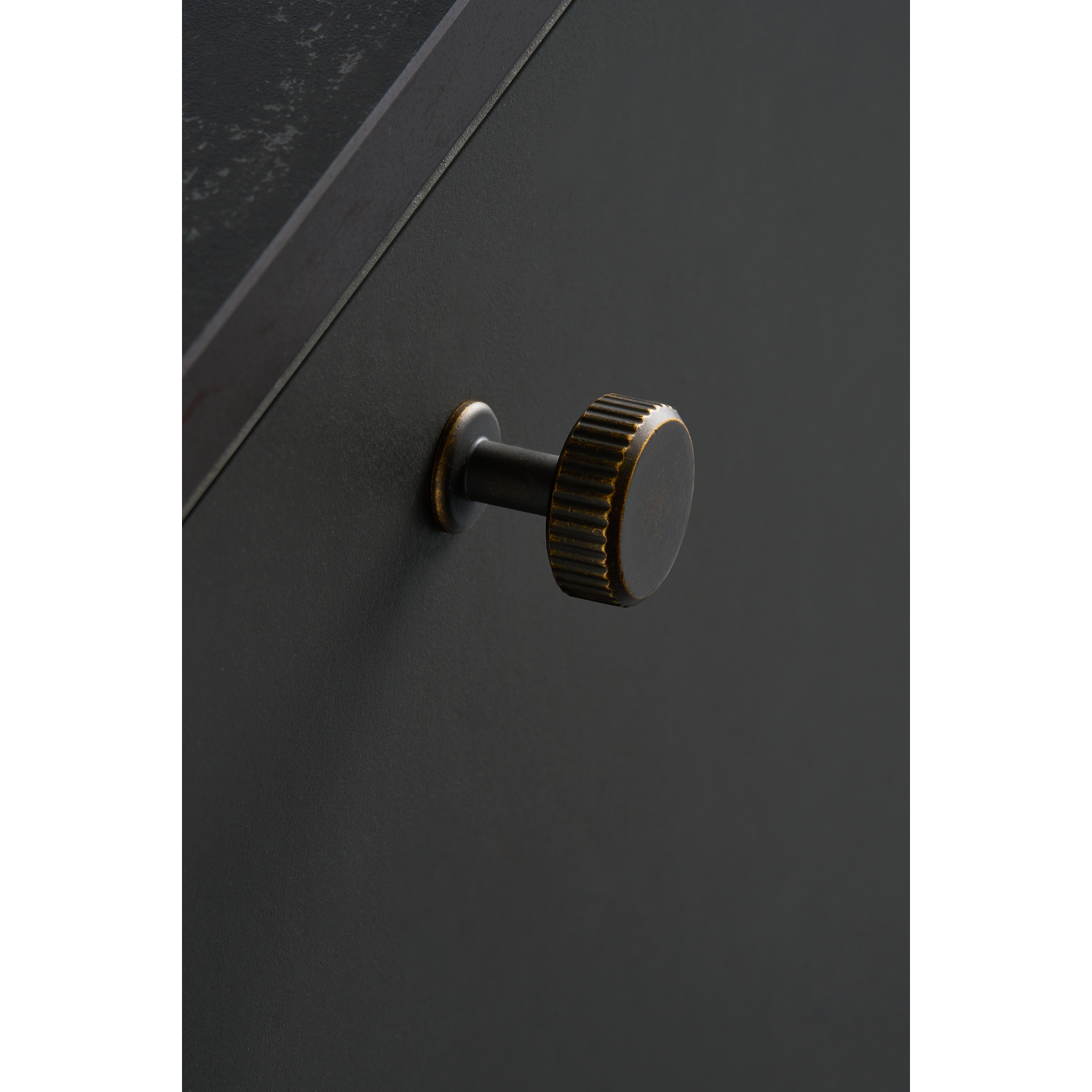 Knop villa round ø30x20 zamak antiek bruin